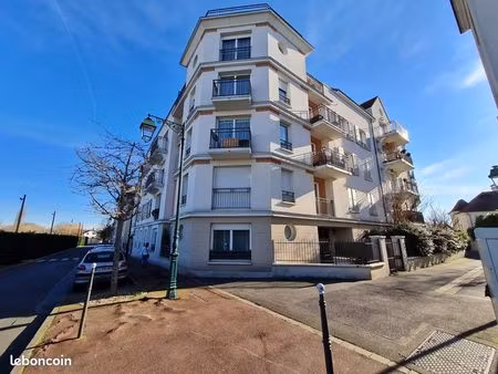 appartement f2 44m2 loué meublé à wissous quartier saint éloi