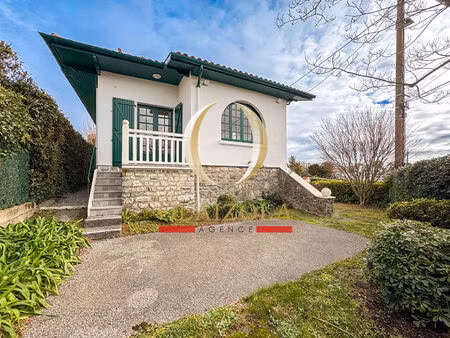 biarritz - a louer maison meublée avec jardin de septembre a juin