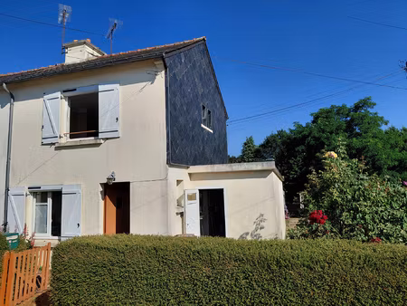 petite maison dans un quartier calme de corlay