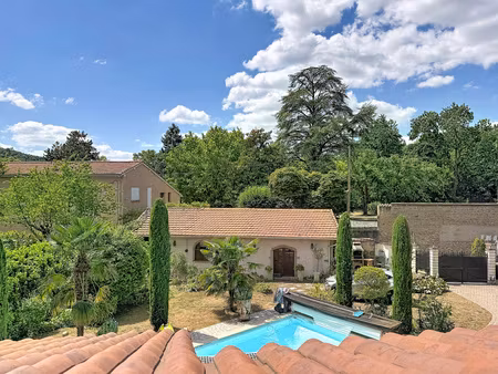 collonges-au-mont-d’or – propriété familiale de 203 m² au cœur d’un parc arboré avec pisci