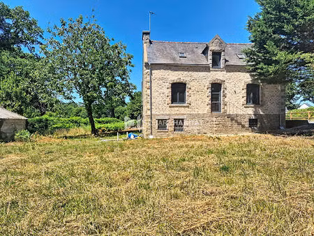 maison individuelle en pierre  rénovée avec soin  sur un terrain de 2617 m2 à crac'h/crach