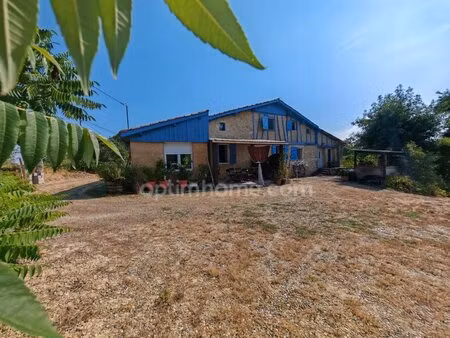 maison de 1778 avec piscine hangar et appartement sur 10802m² terrain