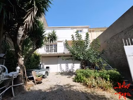 maison de caractère de 170m2 avec belle cour et immense garage