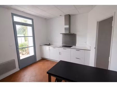 aix les milles - appartement type 3 en rez de jardin