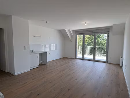 à louer - appartement t4 neuf avec ascenseur  terrasse et parking - les ponts-de-cé