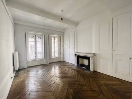 t2 de 54 m² - rue thomassin lyon 2ème