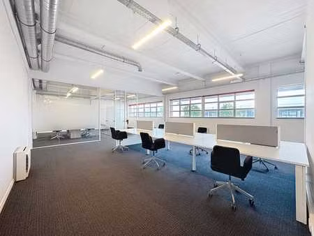 betaalbare en instapklare kantoorruimte (220m²) voorzien ...