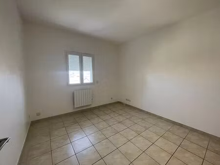 local professionnel - 19m ²