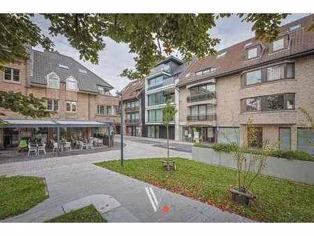 appartement met 2 slaapkamers en leuk terras in hartje iz...