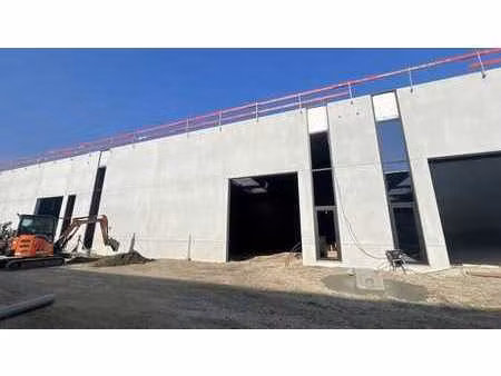nouveau bâtiment de stockage à louer dans le parc pme schip