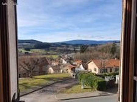 location t4 à saint just en chevalet