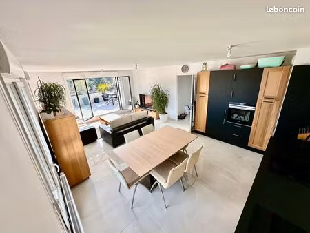 appartement t4 avec grande terrasse en dernier étage