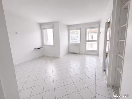 appartement t2 avec balcon lyon 6eme
