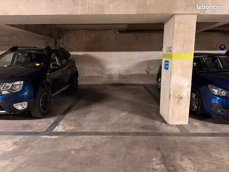 parking deux roues 13005