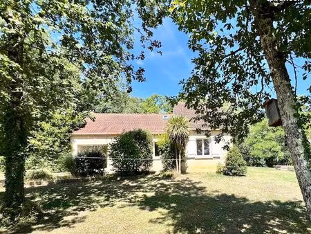 maison de 90 m2 au calme  le tout à 2 min du centre de cazals / 46250