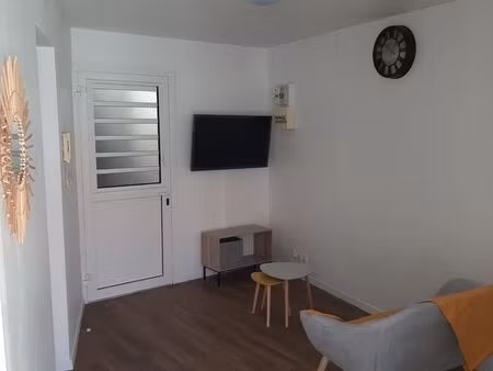 f2 meublé de 42 m² avec terrasse – le marin