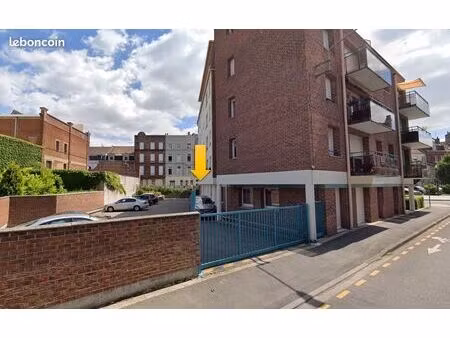 ◊ 1 place de parking/box à louer (hyper centre & gare)