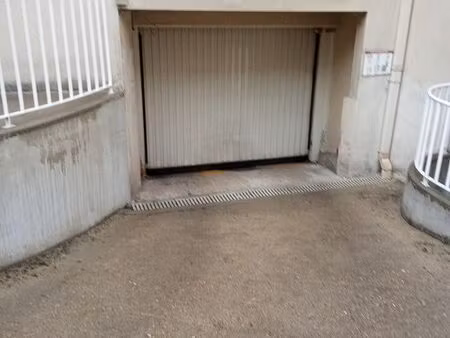 location parking en sous-sol