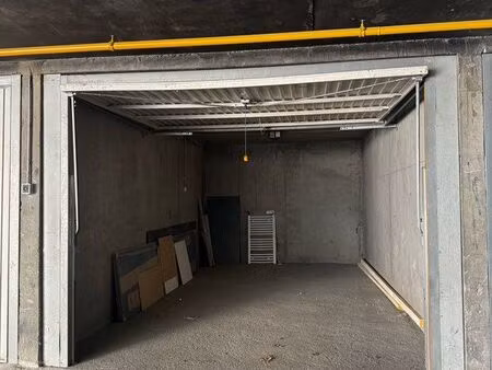 ◊ garage fermé 15 m² – centre-ville saint-jean-de-maurienne