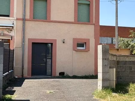 ? à louer – maison à étage de 100 m²