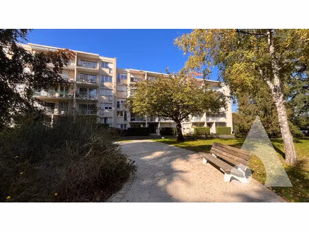 appartement f3 avec cave et parking privé fermé
