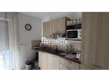 appartement 2 pièces avec terrasse sous bail commercial