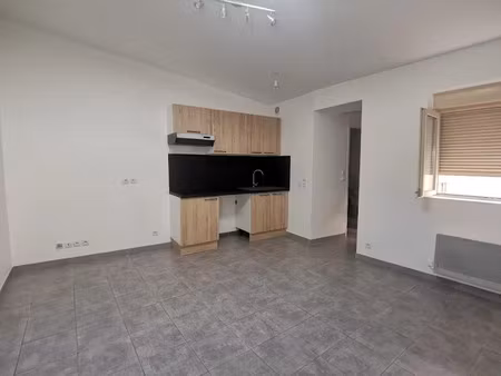 location appartement 3 pièces 42.85 m² à melun (77000)  769 €
