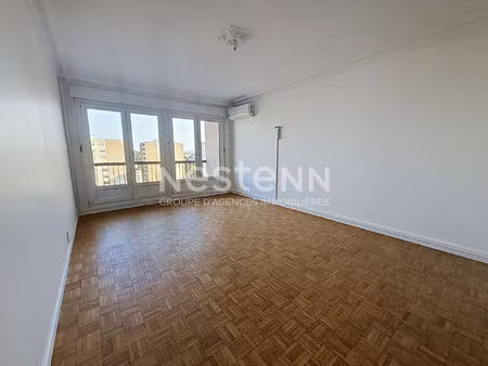 grand appartement type 3 pièces rénové climatisé avec cave et balcons - 69500 bron