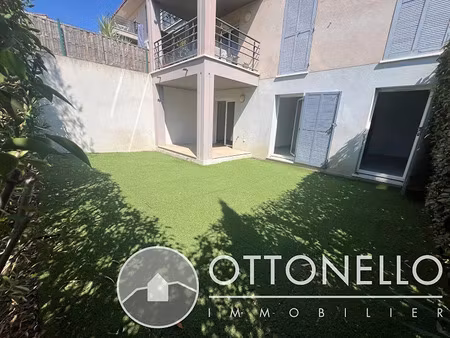 location appartement 3 pièces 57 m² à roquebrune-sur-argens (83520)  900 €