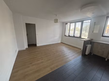 location appartement 2 pièces 35 m² à la courneuve (93120)  920 €