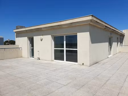 location appartement 3 pièces 82 m² à nimes (30000)  1 083 €