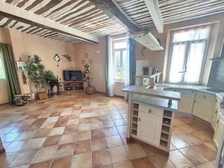 vaste appartement type 2 de 51.88m2 au 1er étage sans charge
