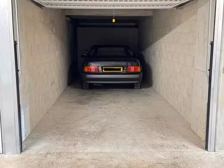 location garage à antibes (06600)