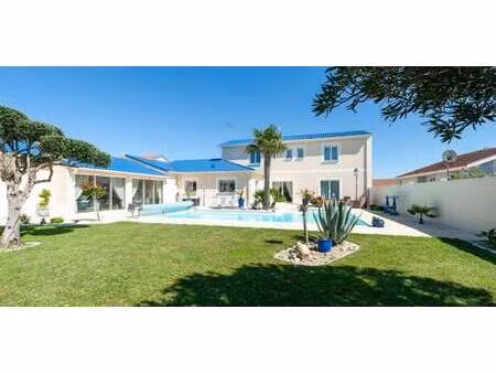 villa avec piscine et terrasse chatelaillon-plage (17)