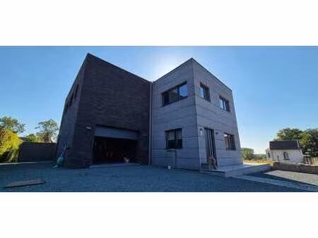 villa de 2017 avec 3 chambres + studio indépendant - peb a