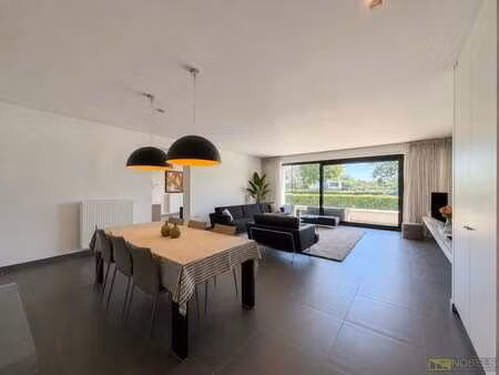 te koop  luxueus gelijkvloers appartement met 3 slaapkame...