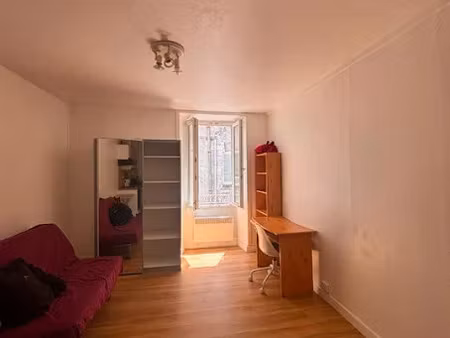 location meublée appartement 1 pièce 22 m² à vannes (56000)  520 €