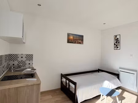 location meublée appartement 1 pièce 13.89 m² à pontivy (56300)  320 €