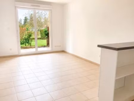 location appartement 2 pièces à blaye (33390)  465 €