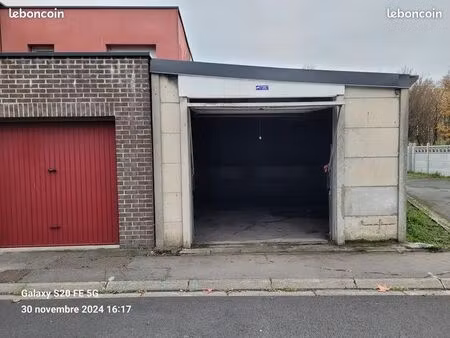 local garage box pour activité ou stockage à louer 36m²