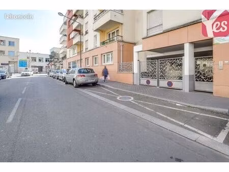 parking saint denis