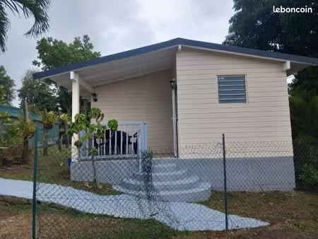 maison individuelle a louer à sainte rose