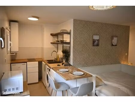 à louer – studio meublé de 27 m² entièrement rénové – évry-courcouronnes