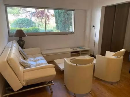 location meublée appartement 1 pièce 43 m² à hyeres (83400)  650 €
