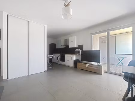 location meublée appartement 1 pièce 28.95 m² à ajaccio (20000)  613 €