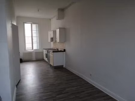 location appartement 3 pièces 53.66 m² à rochefort (17300)  650 €