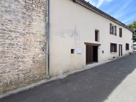 vente maison 4 pièces 79 m² à bassac (16120)  58 000 €