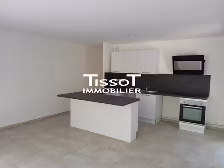 location appartement 4 pièces 83.4 m² à nimes (30000)  949 €