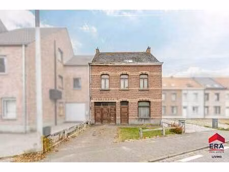 maison spacieuse avec potentiel  4 ch. & jardin près d’alost