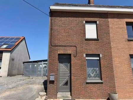 charmante maison avec jardin et vue dégagée sur la verdure!